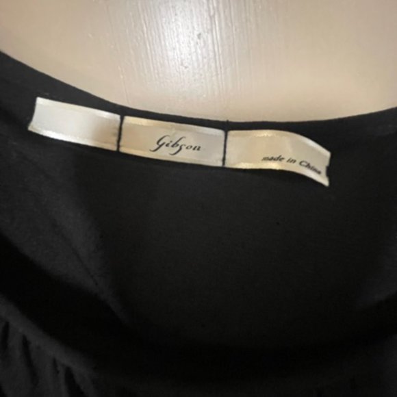 Layered scoop neck black blouse - Picture 4 of 4